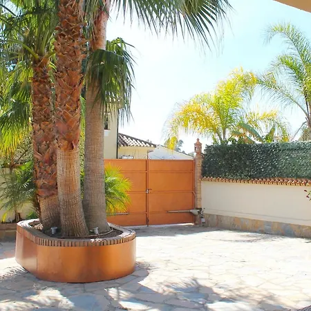 House With 5 Bedrooms In Saladillo Benamara, With Wonderful Sea View, Lägenhet Estepona